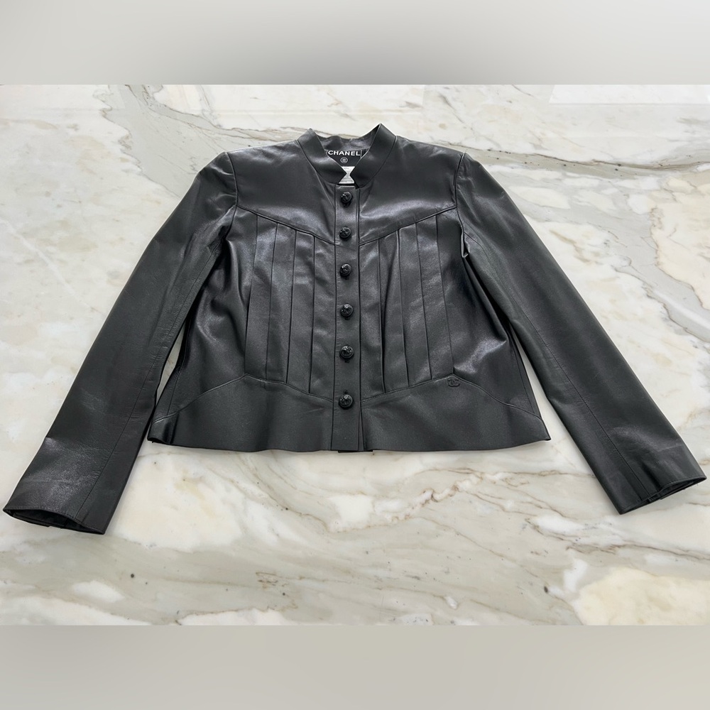CHANEL 02 CC BLACK LEATHER JACKET SIZE FR 36 / US 4